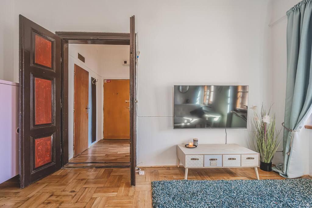 Carolina'S Romantic Apartment Hradec Kralove Ngoại thất bức ảnh