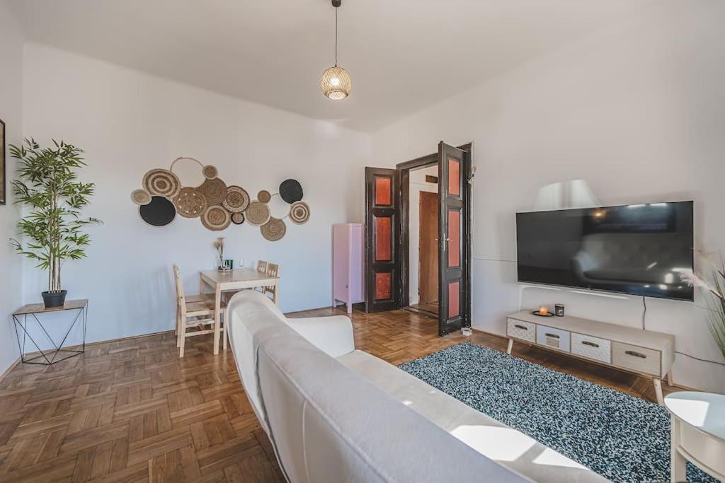 Carolina'S Romantic Apartment Hradec Kralove Ngoại thất bức ảnh